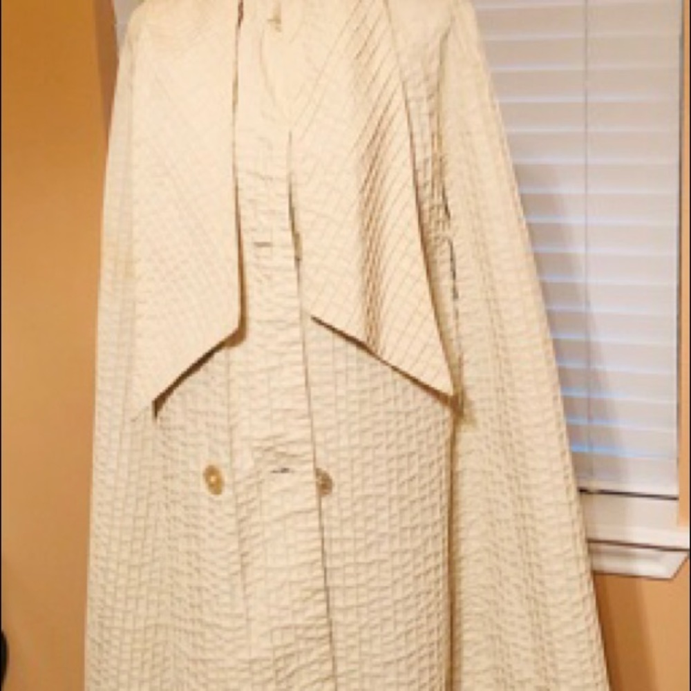 Spring or rain coat